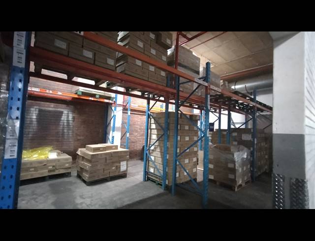8,300M² FACTORY TO LET IN BRIARDENE